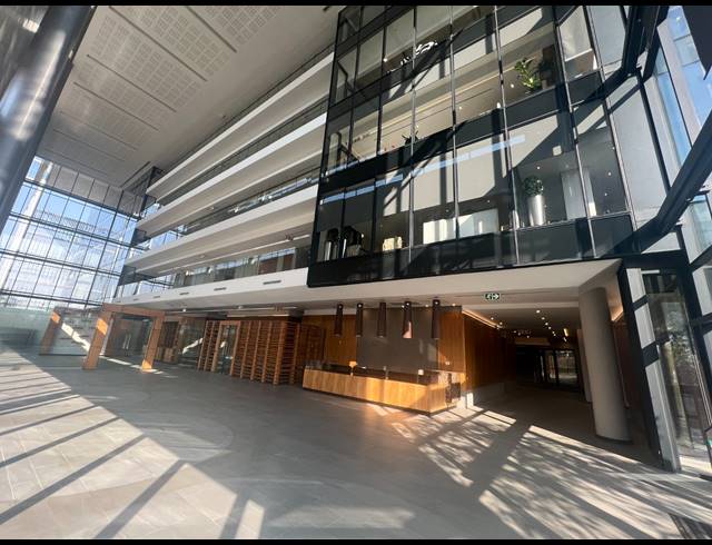 1,555M² OFFICE TO LET IN ROSEBANK